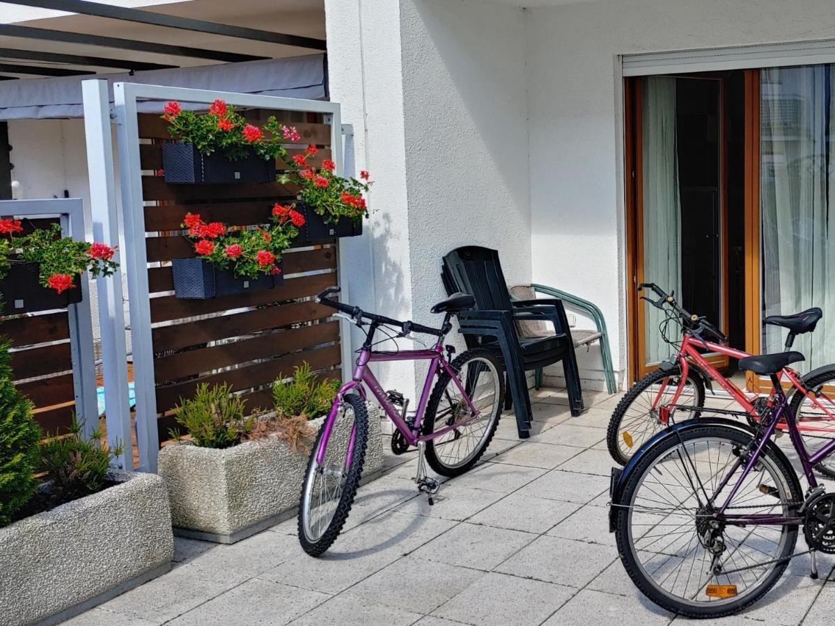 Swinoujscie Platan Patio 6 - Berry Apartments Екстер'єр фото